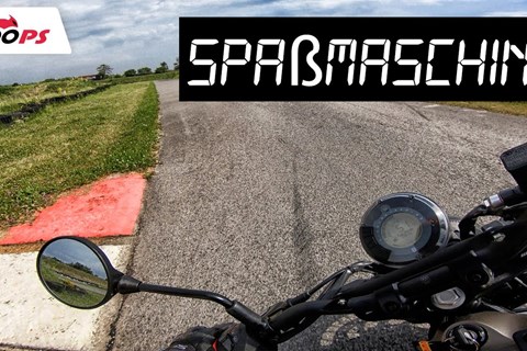 Warum fährt die nicht jeder? Husqvarna Svartpilen 401 Bestzeit auf der 1000PS Teststrecke