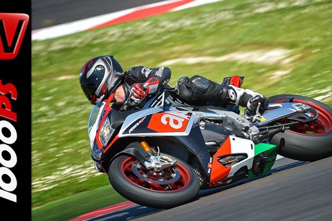 2015 Aprilia RSV4 1000 Test | Action, Details, Fazit