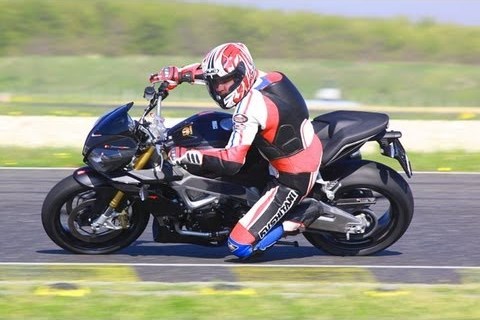 Aprilia Tuono V4R 2011 Test on track