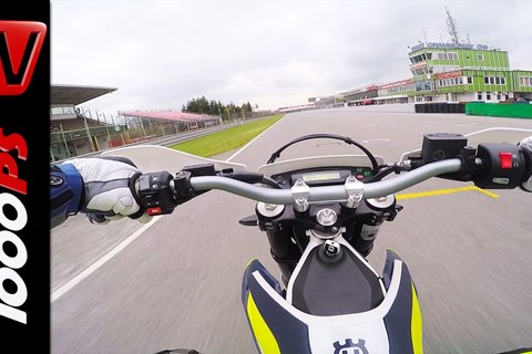 Husqvarna 701 Supermoto Top Speed | Rennstrecke Brünn 2016