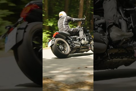 Er hat halbwegs gesagt 😂💥💨#triumphrocket #burnout