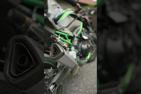 4-Zylinder bringen auch Emotionen ! 😜  #shorts #zard