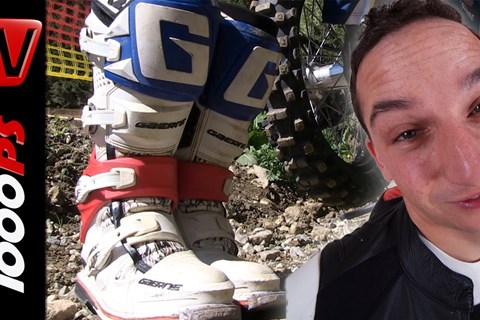 How to Motocross | Vorbereitung Protektoren | Arlo in Action mit Ossi Reisinger