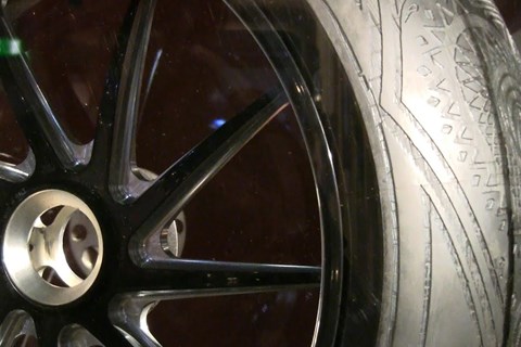 Pirelli Night Dragon Custombikereifen auf der Eicma 2012