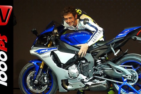 Yamaha YZF-R1 / YZF-R1M 2015 | FIRST LOOK with Valentino Rossi-Jorge Lorenzo