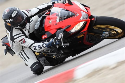 Aprilia RSV4 Factory APRC Test & Fahrerimpressionen
