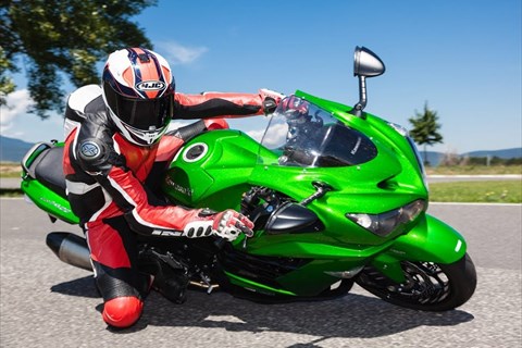 ► 300km/h on AUTOBAHN with KAWASAKI ZZR-1400