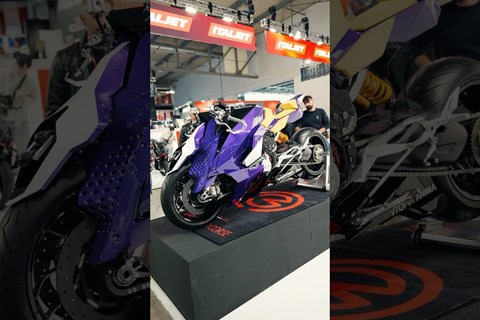 Irres Konzeptbike auf der EICMA #ducatidiavelv4