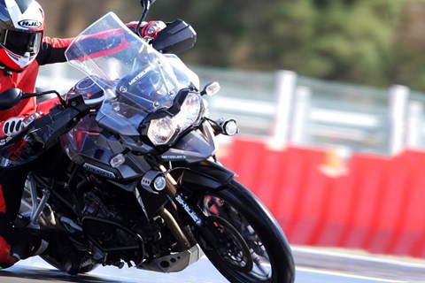 Metzeler Tourance Next -- WET TEST