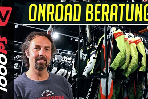 Warum bei Motorradbekleidung Anprobieren Pflicht ist! Onroad-Beratung im Auner Flagship-Store