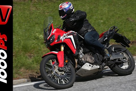 Honda Africa Twin Test 2016 | Motorrad Quartett | Action, Onboard, Details
