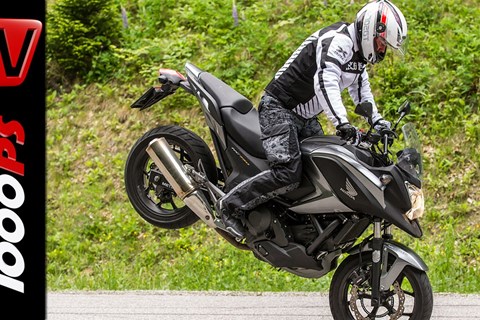 Honda NC750X 2014- Test | 5 Meinungen - 1 Bike | Stunts, Action, Sound